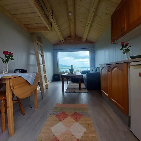 Small Cabbin With Shared Bathroom And Kitchen Near By